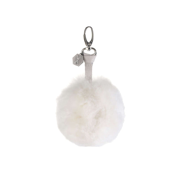 Einmaliges Accessoire, Pompom CLAVE aus Alpaka. Anhänger für eine Tasche oder auch als Schlüsselanhänger geeignet.