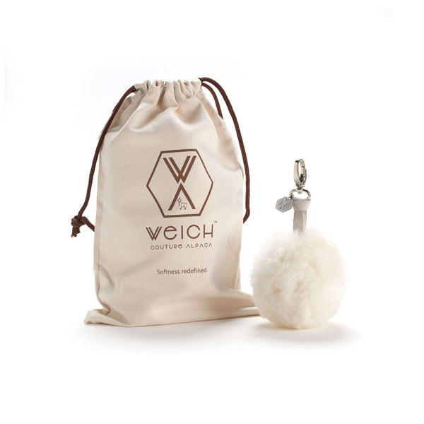Einmaliges Accessoire, Pompom CLAVE aus Alpaka. Anhänger für eine Tasche oder auch als Schlüsselanhänger geeignet.