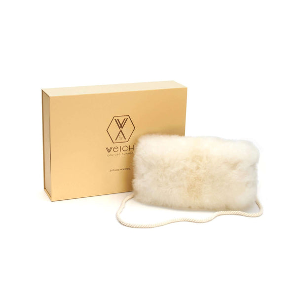 Handmuff MANU in neutralem Ton und Stoffband mit Geschenkverpackung