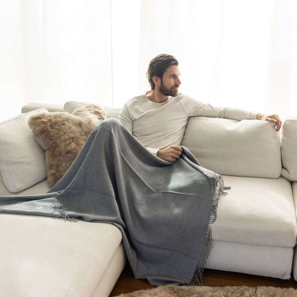 Plaid ALMA Decke fürs Sofa aus Alpakawolle. Leicht und Kuschelig.