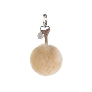 Einmaliges Accessoire, Pompom CLAVE aus Alpaka. Anhänger für eine Tasche oder auch als Schlüsselanhänger geeignet.