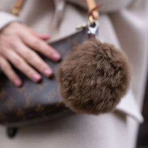 Einmaliges Accessoire, Pompom CLAVE aus Alpaka. Anhänger für eine Tasche oder auch als Schlüsselanhänger geeignet.