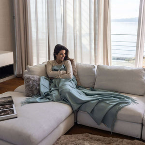 Plaid ALMA Decke fürs Sofa aus Alpakawolle. Leicht und Kuschelig.