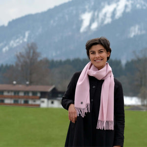 Wärmender luxuriöser Schal ALMA aus Alpakawolle. Verschiede Farben, kratzt nicht.